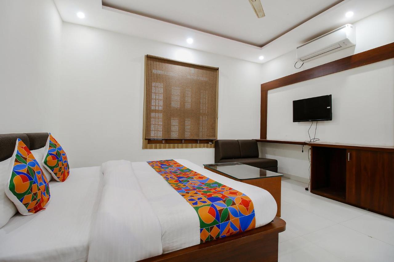Fabexpress Yuvan Gouharganj Exterior foto